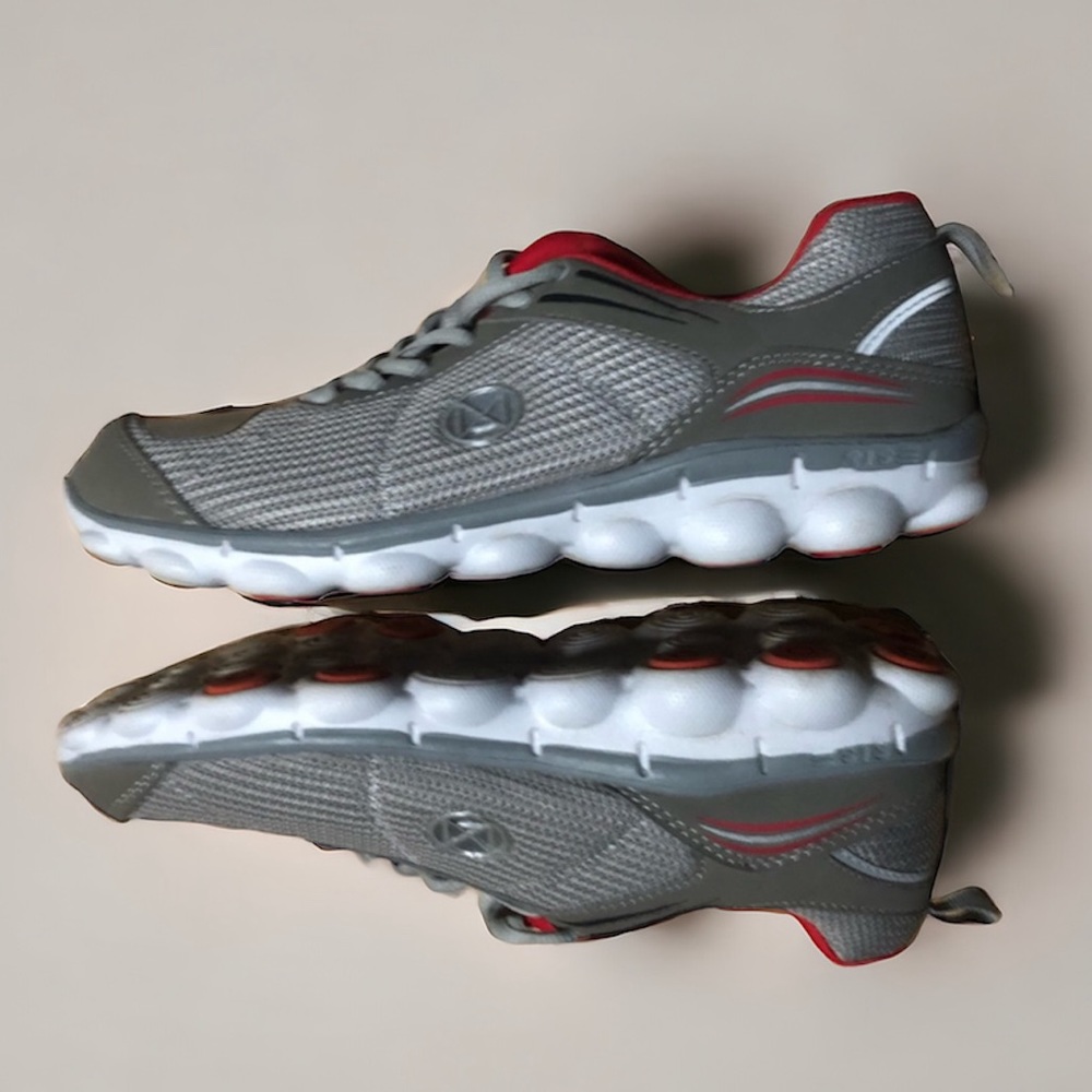 Mat Move Cushioned Sneaker Gray White Pink by Ardene Size 9